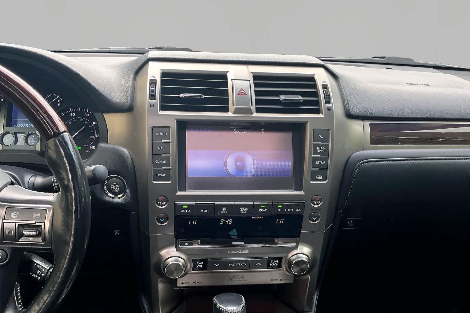Used 2015 Starfire Pearl Lexus Luxury image 6