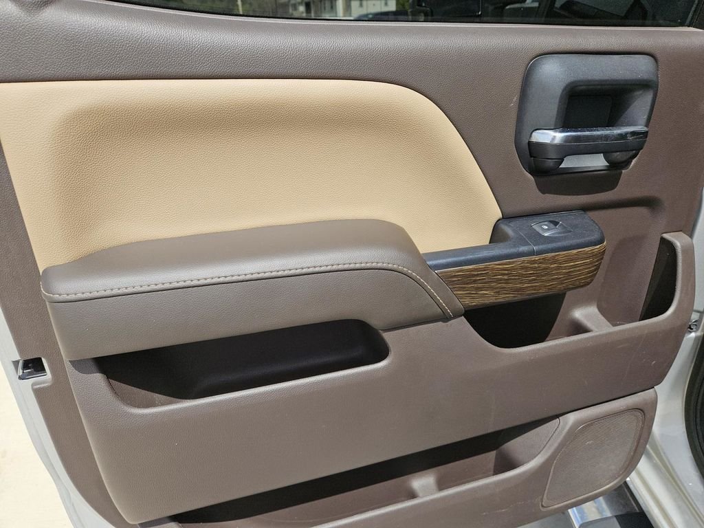 Used 2018 Silver GMC Denali image 36