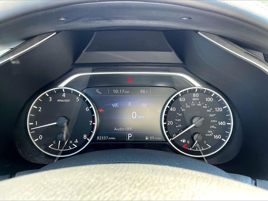 Used 2017 Silver Nissan SL image 25