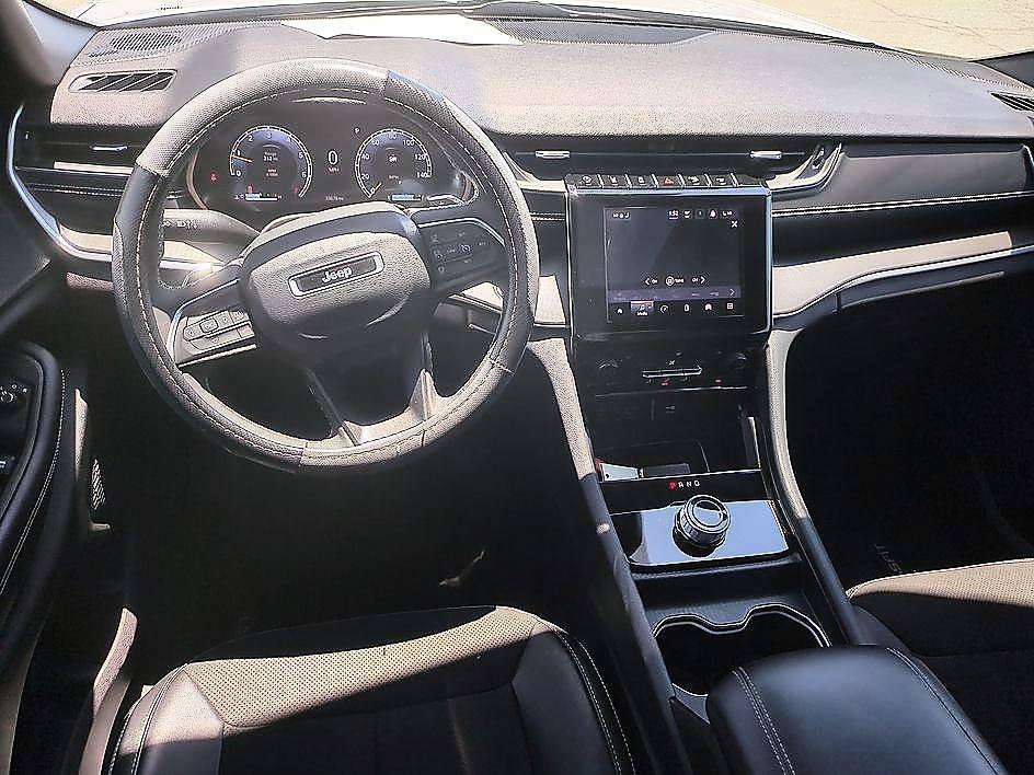 Used 2023 Silver Zynith Jeep Altitude X image 28