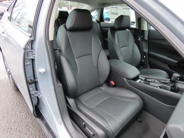 New 2026 Urban Gray Pearl Honda EX-L image 16