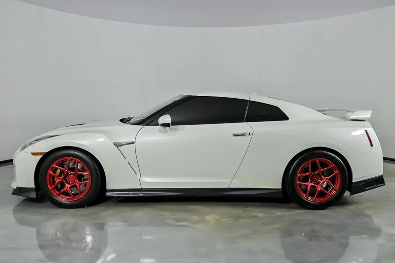 2019 Nissan GT-R Premium - Photo 7