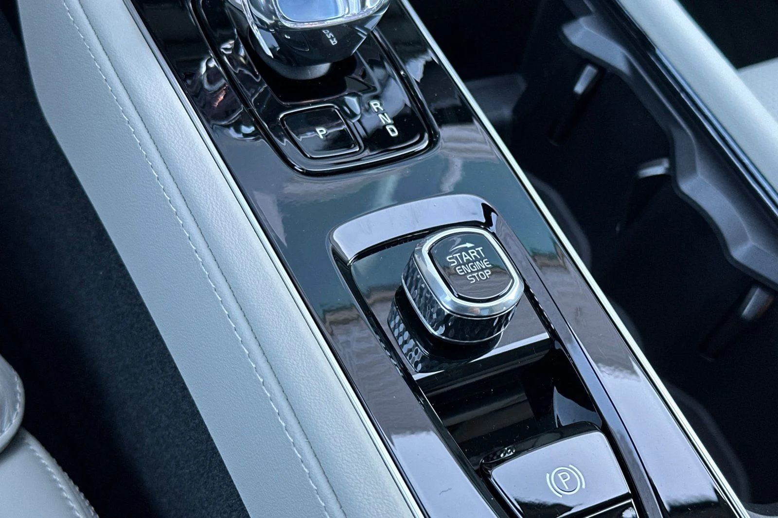 New 2026 Vapour Grey Volvo Ultra image 23