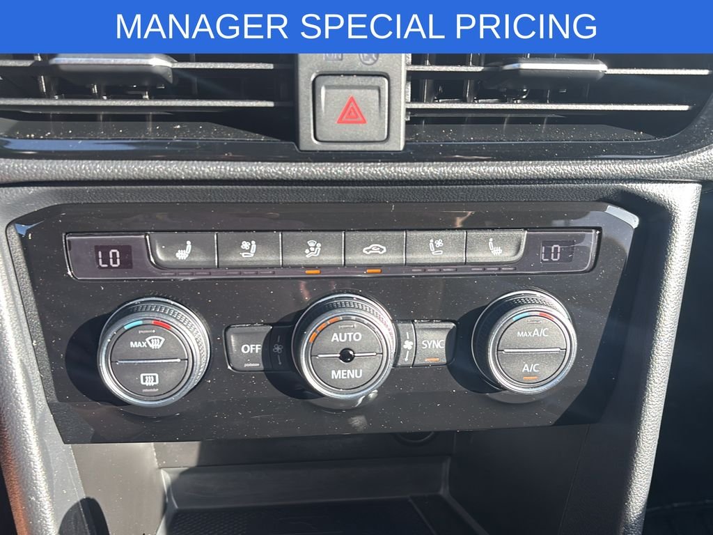 Used 2022 Gray Volkswagen 1.5T SEL image 26