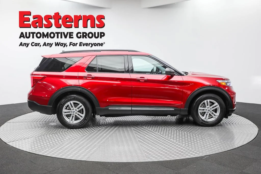 Used 2023 Red Ford XLT image 4