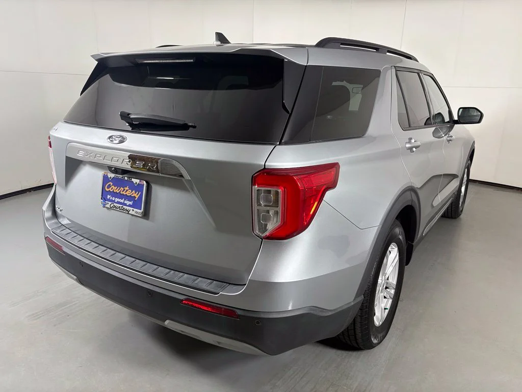 Used 2023 Silver Ford XLT image 8