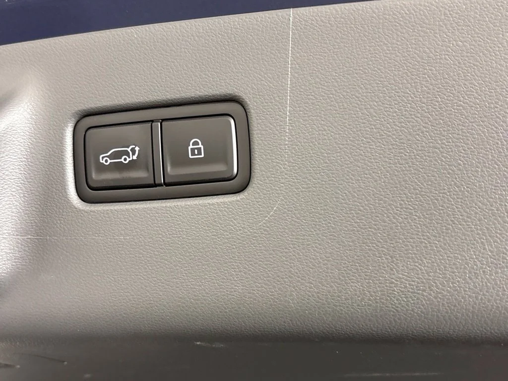 Used 2025 Blue Hyundai SEL image 20