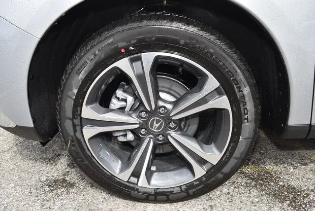 New 2026 Solar Silver Metallic Acura Technology Package image 9