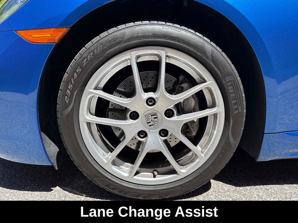 Used 2017  Porsche Base image 10