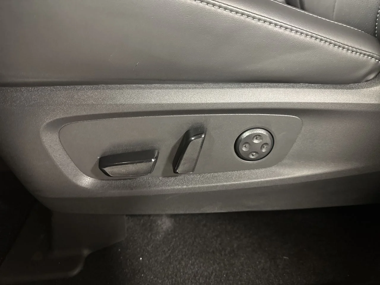 Certified Used 2026 Harbor Gray INFINITI LUXE image 15