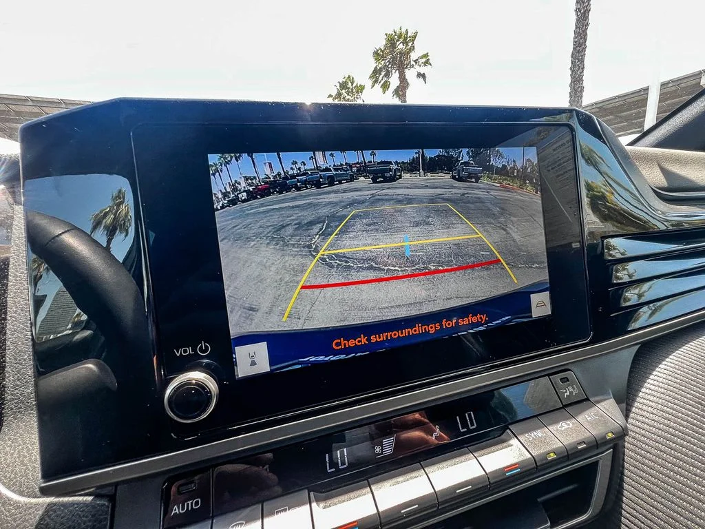 Certified Used 2025  Toyota SE image 23