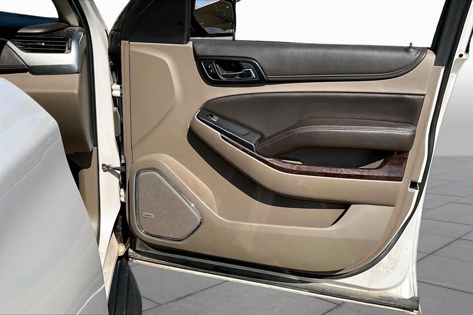 Used 2018 Iridescent Pearl Tricoat Chevrolet LT image 26