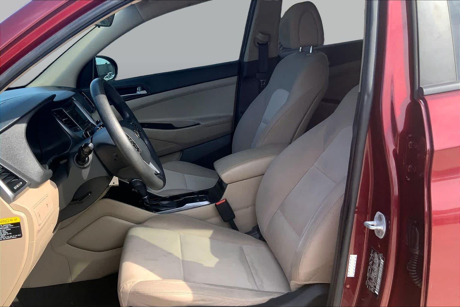 Used 2017 Ruby Wine Hyundai SE image 8