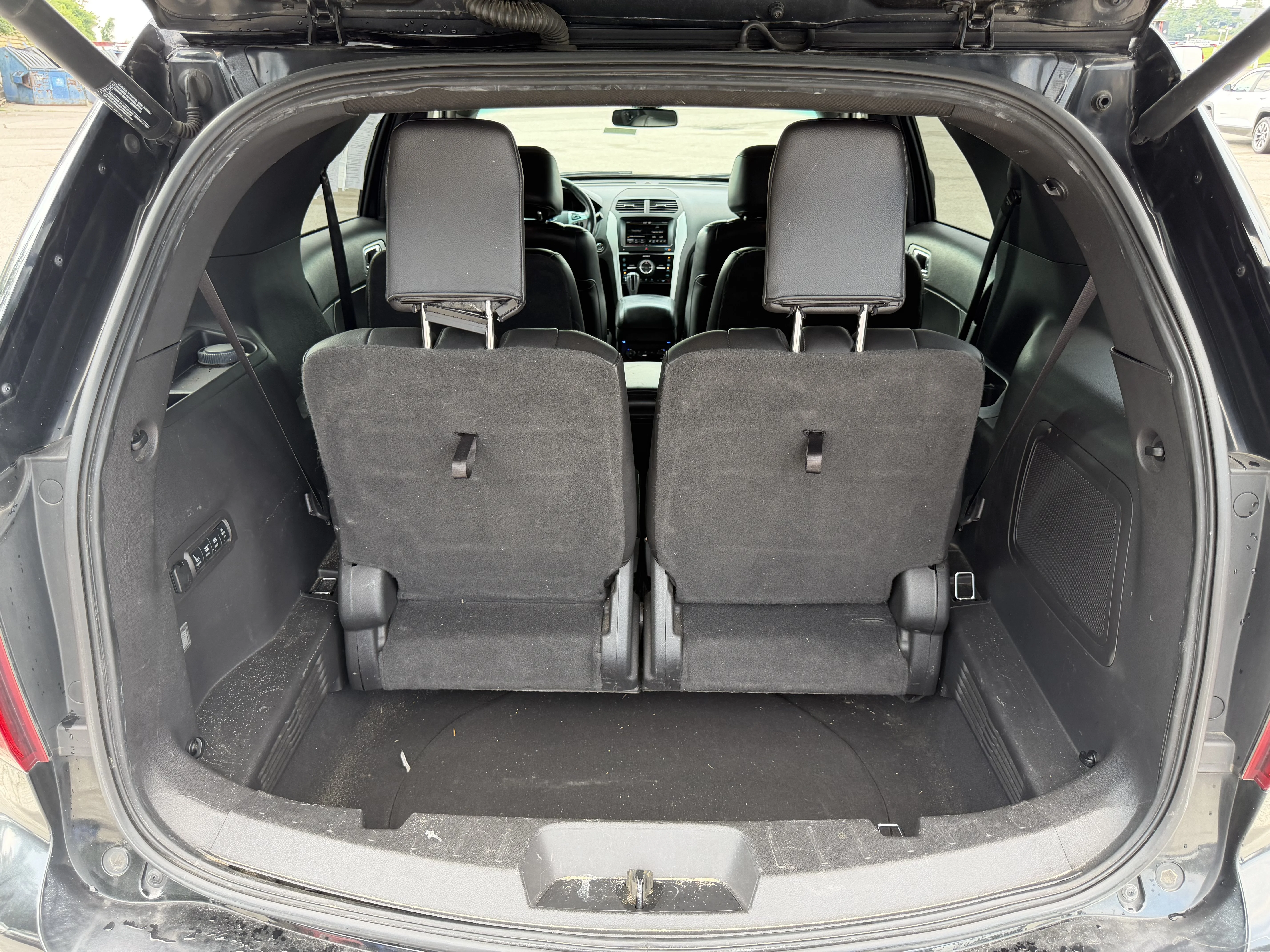 Used 2015 Tuxedo Black Metallic Ford Limited image 9
