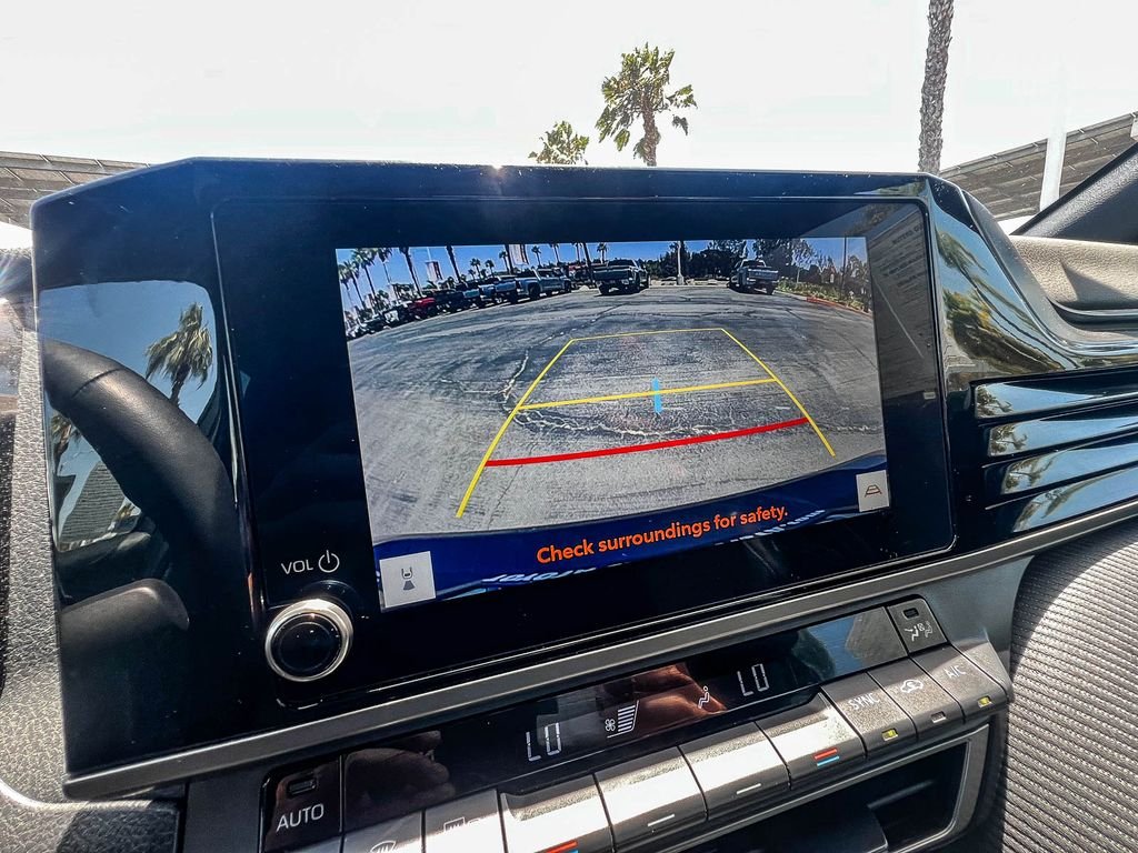 Used 2025  Toyota SE image 23