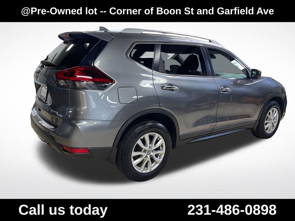 Used 2020 Gray Nissan S image 7