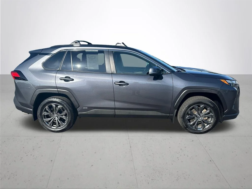 Used 2024 Gray Toyota XLE Premium image 6