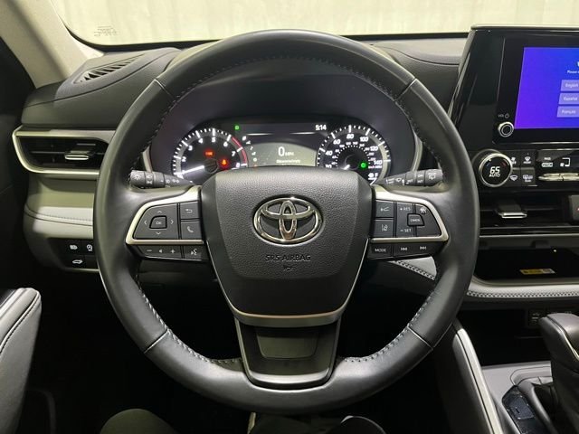 Used 2023 Beige Toyota XLE image 19
