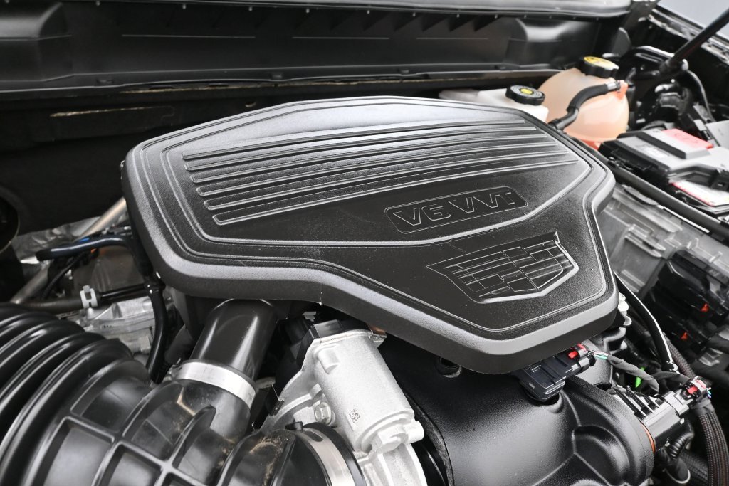 Used 2020 Black Cadillac Premium Luxury image 22