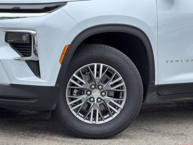 2026 Chevrolet Traverse LT - Photo 8