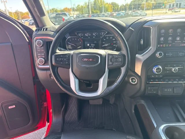 Used 2020 CARDINAL RED GMC SLT image 16