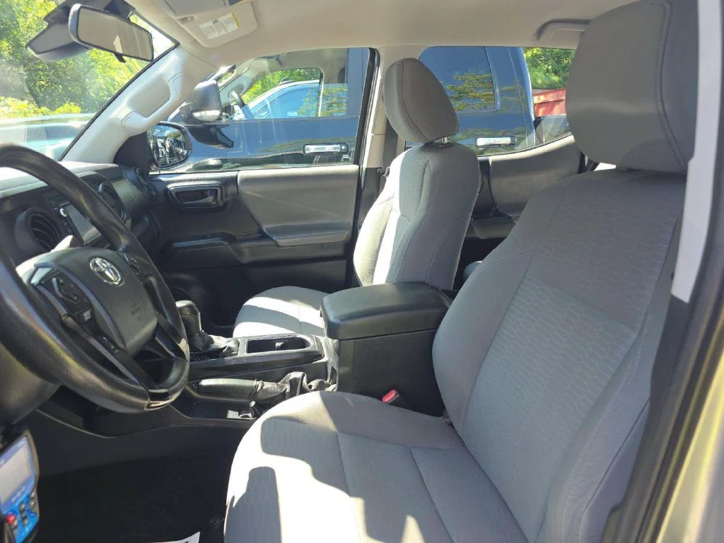 Used 2018 Silver Toyota SR image 5