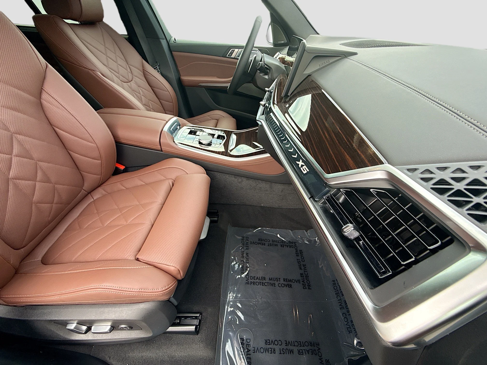 New 2026 Mineral White Metallic BMW sDrive40i image 15