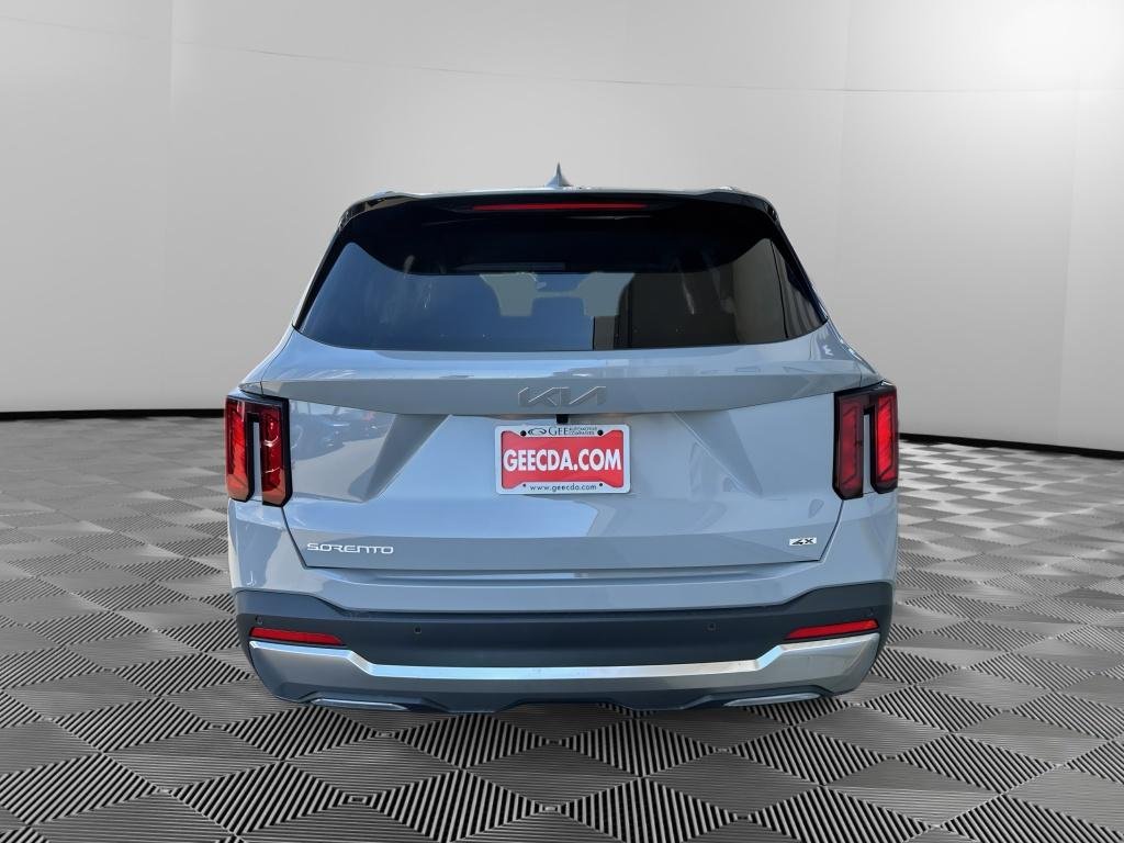 New 2026 Wolf Gray Kia S image 5