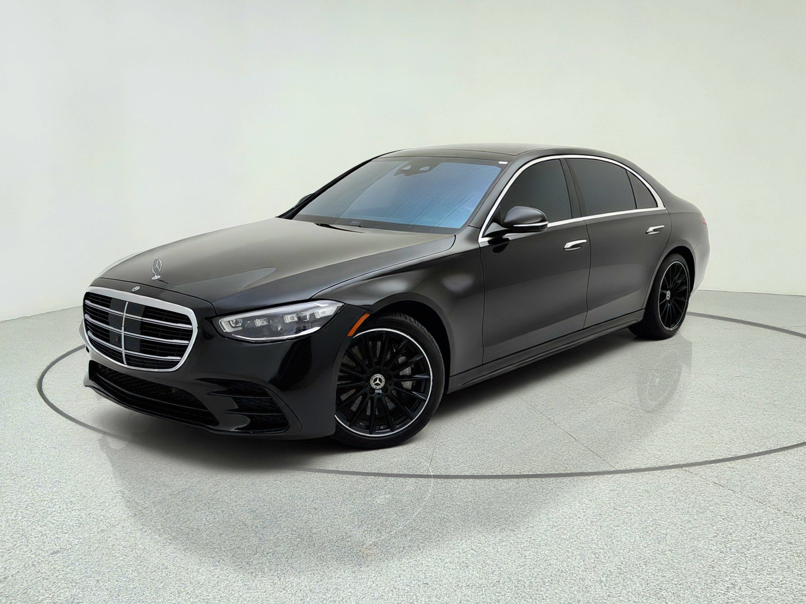 Certified Used 2022 Black Mercedes-Benz S 580 image 1