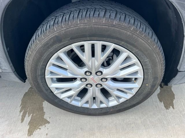 Used 2026 Silver GMC Elevation image 8