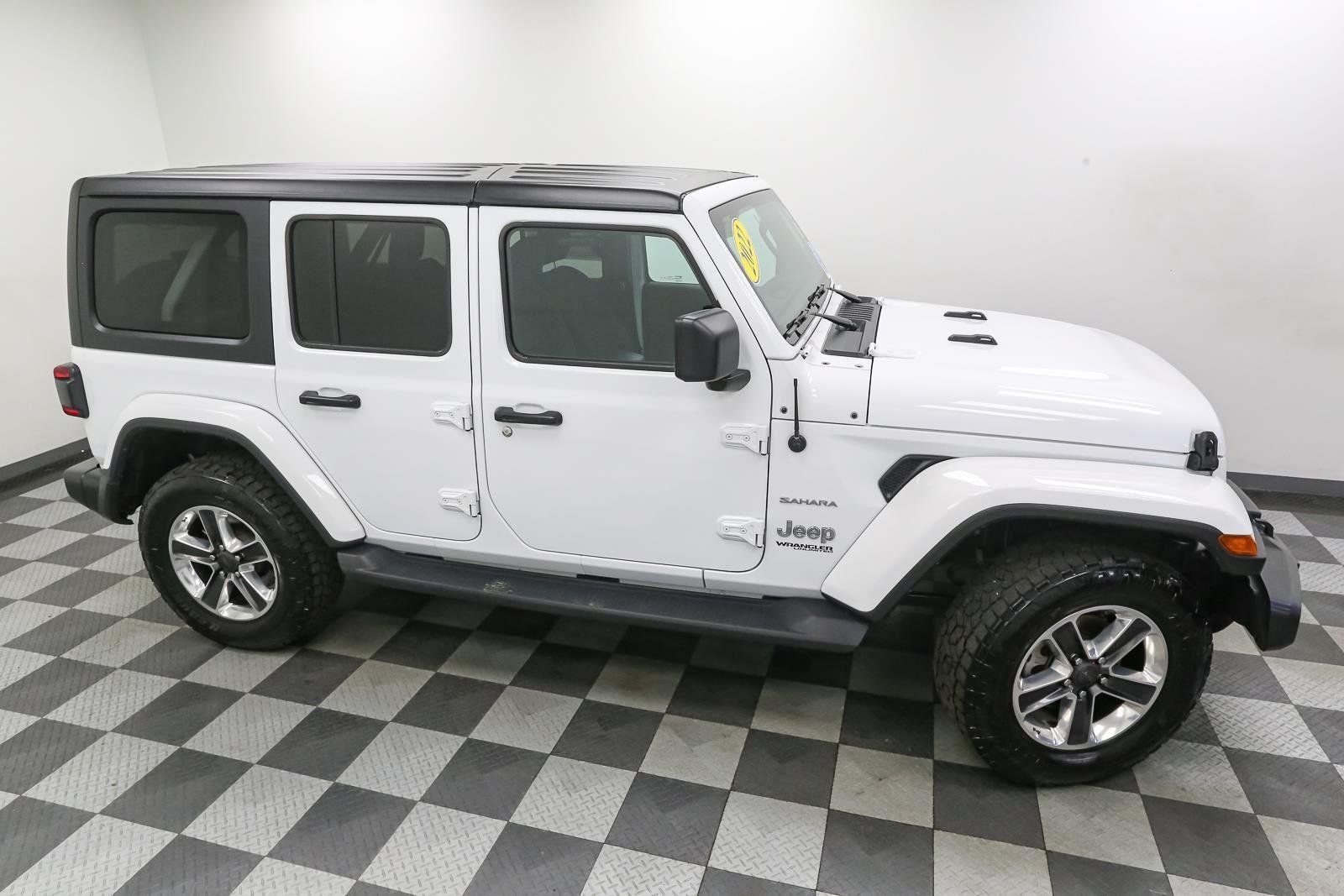 Used 2022 Bright White Clearcoat Jeep Unlimited Sahara image 5