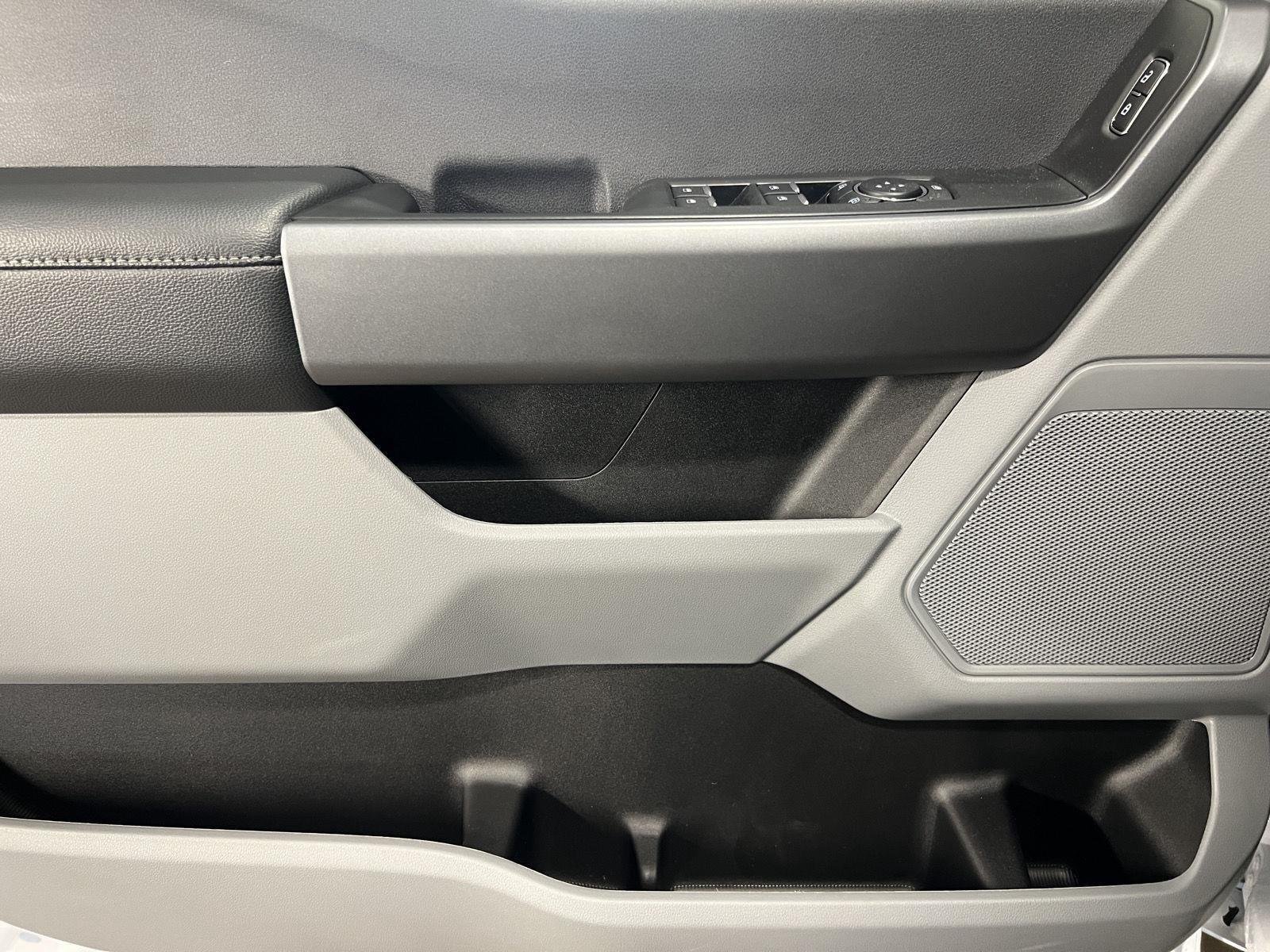 New 2026 Oxford White Ford F-250® XL image 14