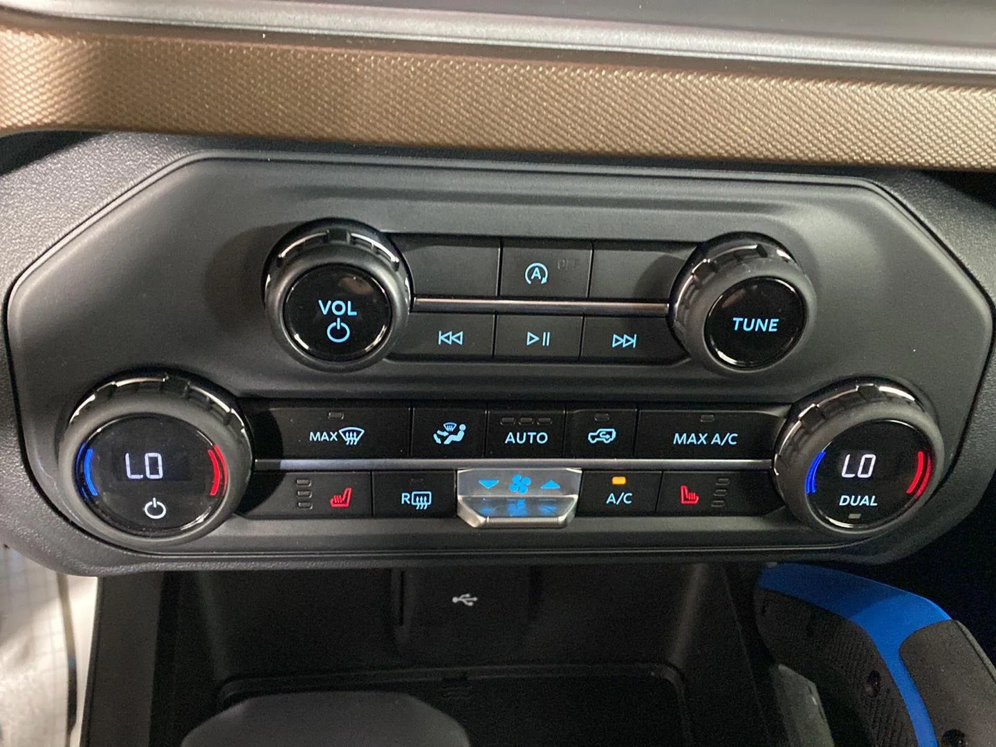 Used 2023 Oxford White Ford Outer Banks image 6