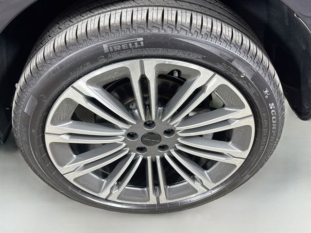 New 2026 Carpathian Grey Land Rover Dynamic SE image 33