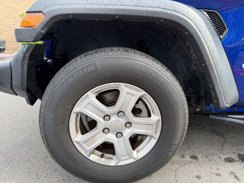 Used 2020 Blue Jeep Unlimited Sport S image 6