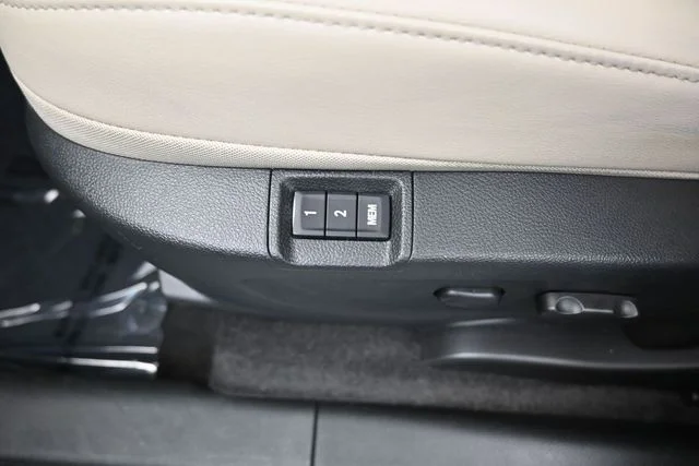 Used 2017 White Buick Premium image 21
