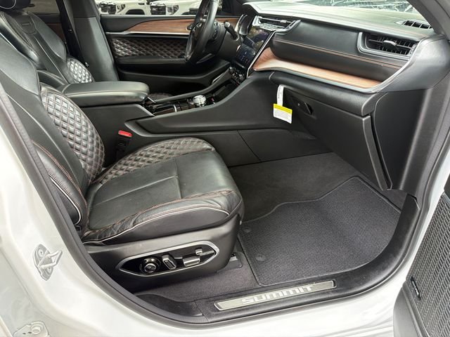 Used 2022 White Jeep Summit image 13