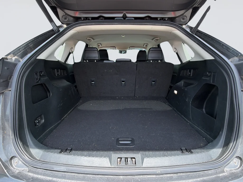 Used 2020 Gray Ford SEL image 28