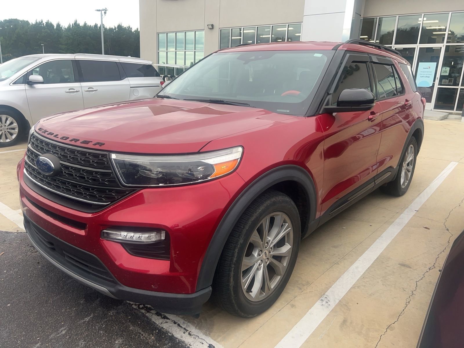 2022 Ford Explorer XLT RWD's photo