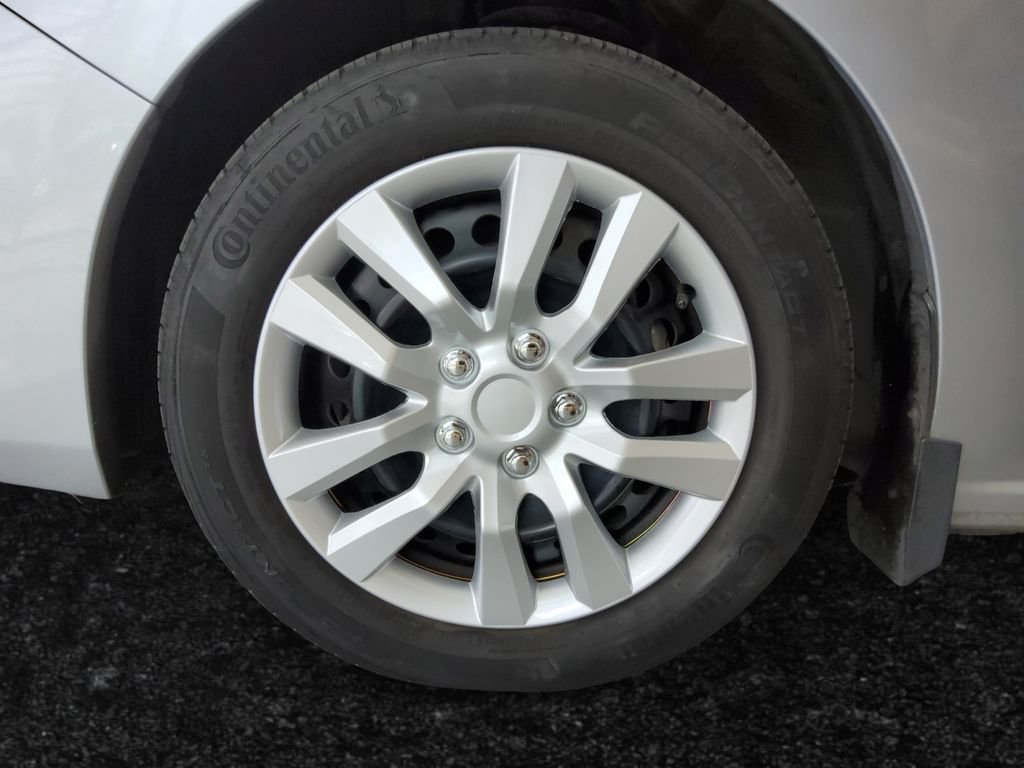 Used 2021 Silver Subaru Base image 25