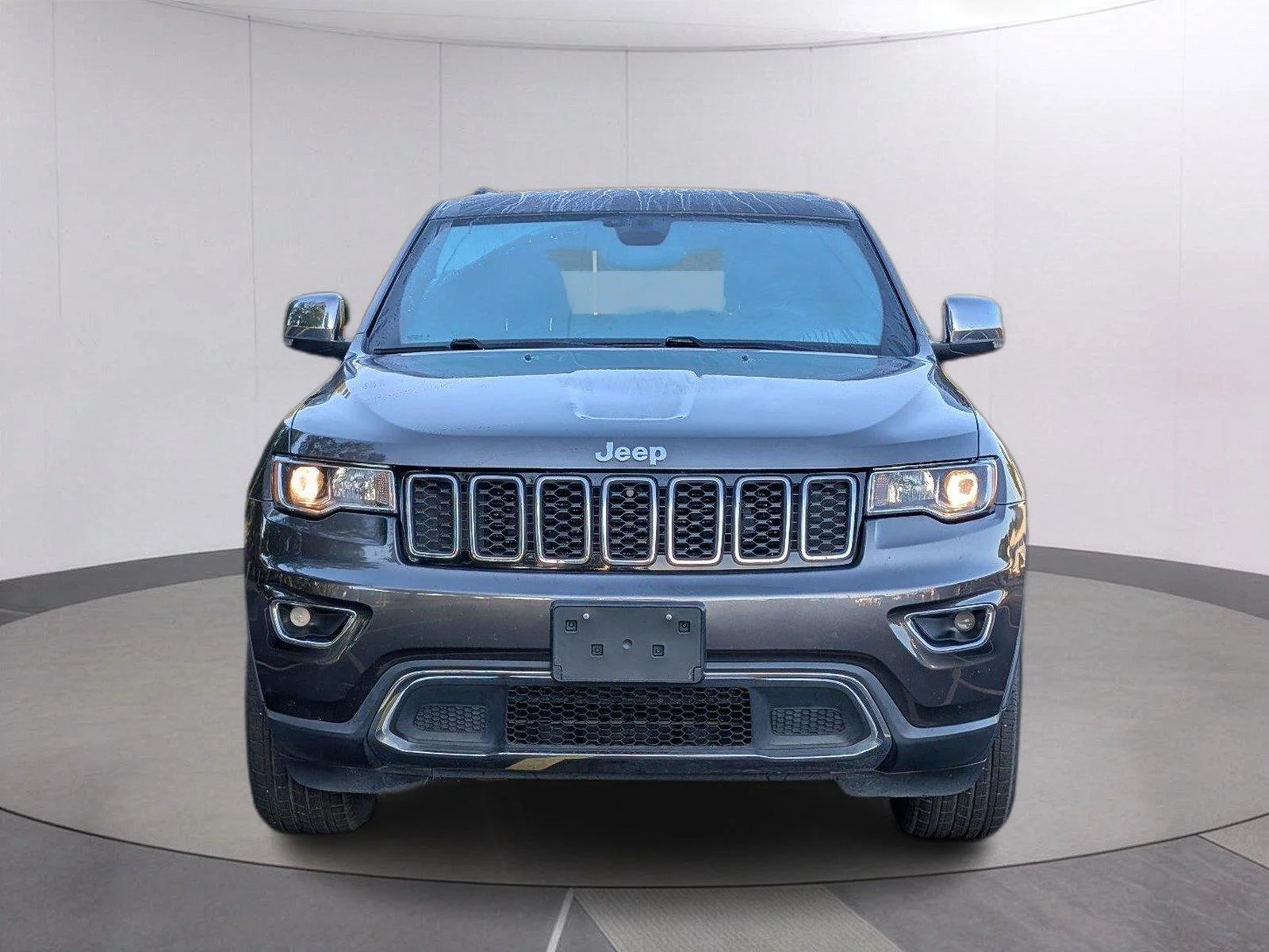 Used 2018 Granite Crystal Metallic Clearcoat Jeep Limited image 10