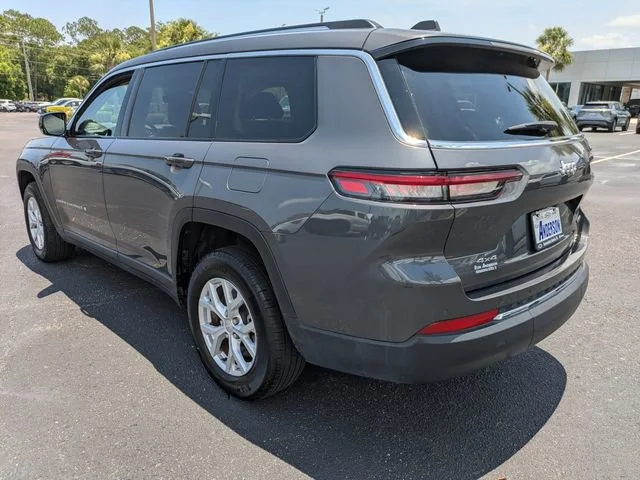 Used 2023 Gray Jeep Limited image 5