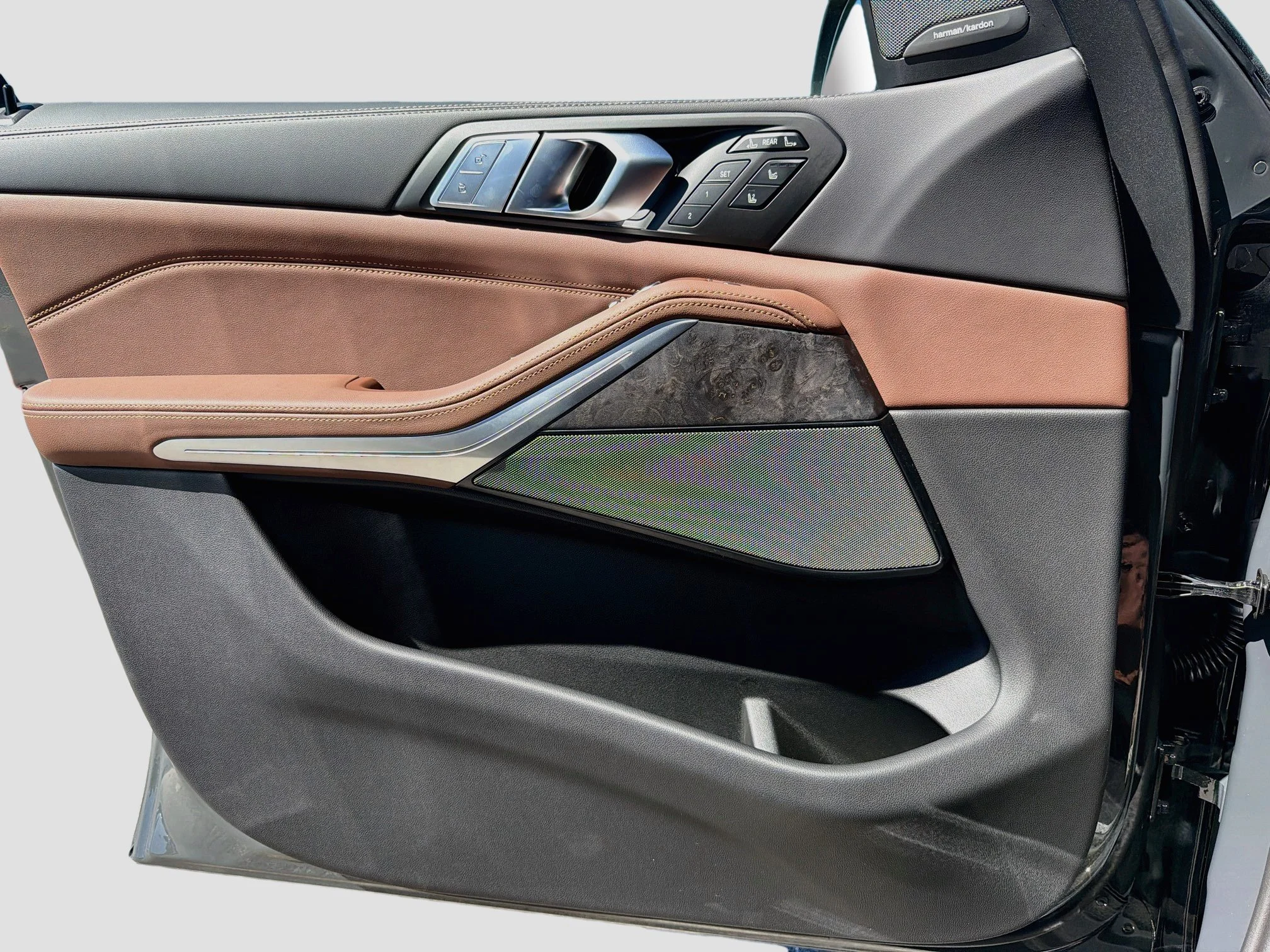 New 2027 Dravit Grey Metallic BMW xDrive40i image 23