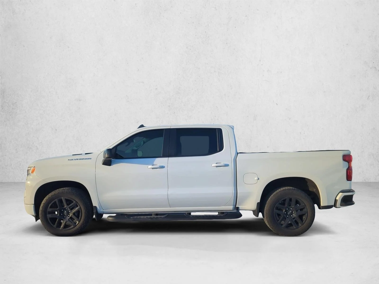 Used 2024 Summit White Chevrolet RST image 5