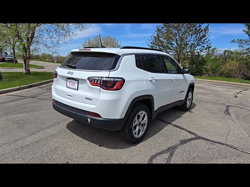 Certified Used 2025 White Jeep Latitude image 7