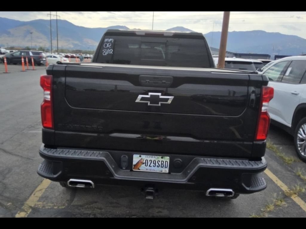 Used 2022 BLACK Chevrolet LT Trail Boss image 8