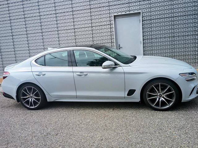 2022 Genesis G70 2.0T