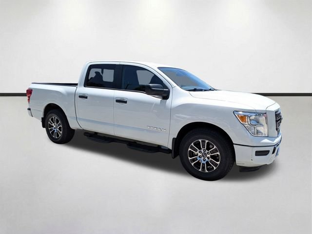 2023 Nissan Titan SV