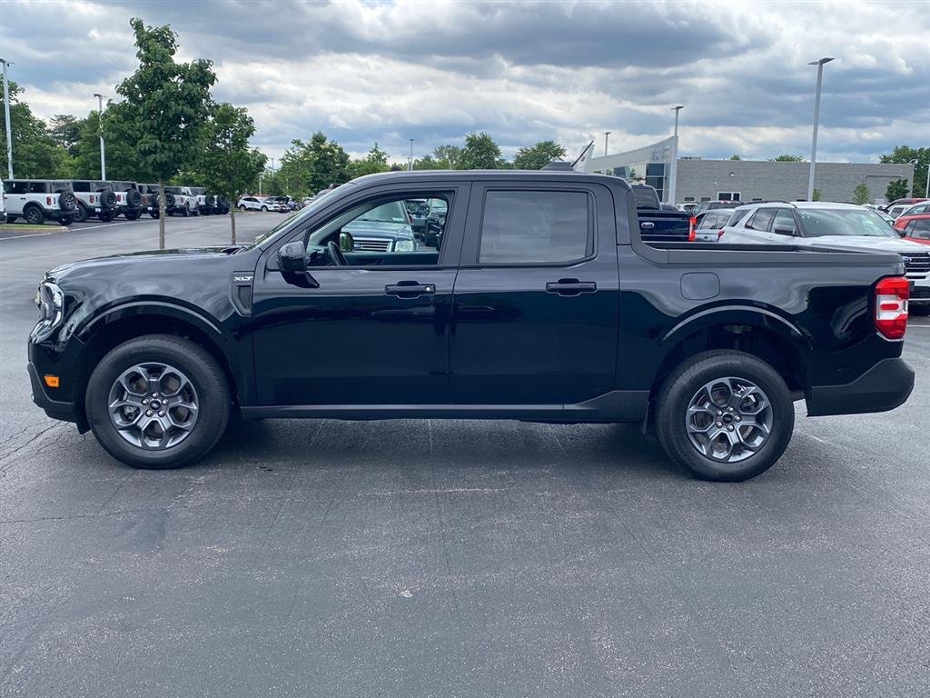 Used 2025 Shadow Black Ford XLT image 7