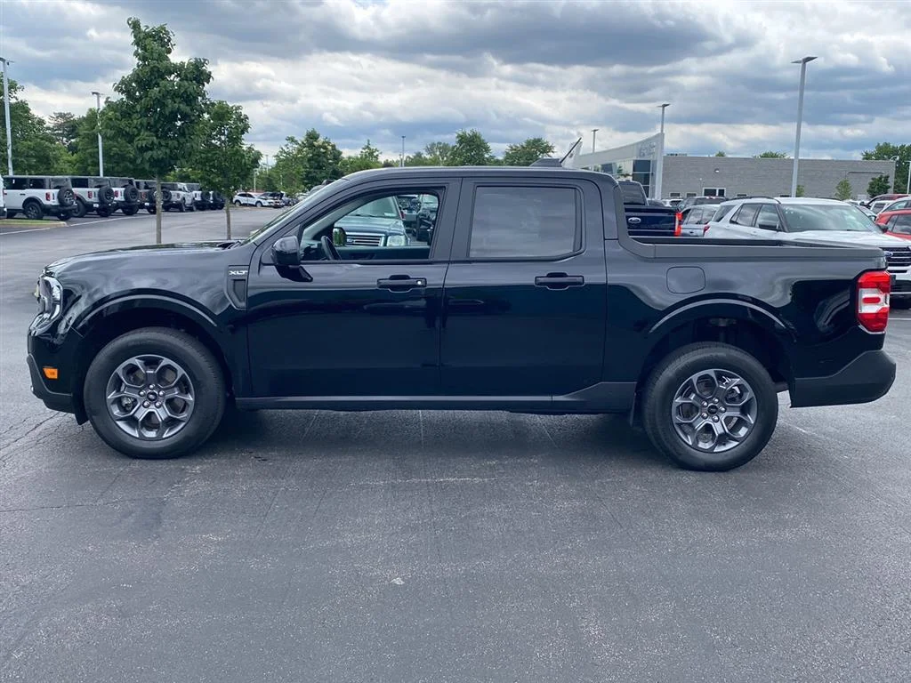 Used 2025 Shadow Black Ford XLT image 7